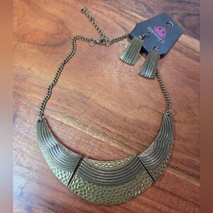 Paparazzi Brass UTERRLY UNTAMABLE Necklace and Earring Set